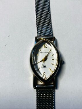 Gloria Vanderbilt Vintage Slim Mesh Strap Stainless Steel Quartz Wristwatch